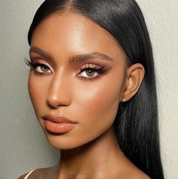 Bobbi Brown Quartz Glow Highlighter (Champagne) - Picture 6 of 17